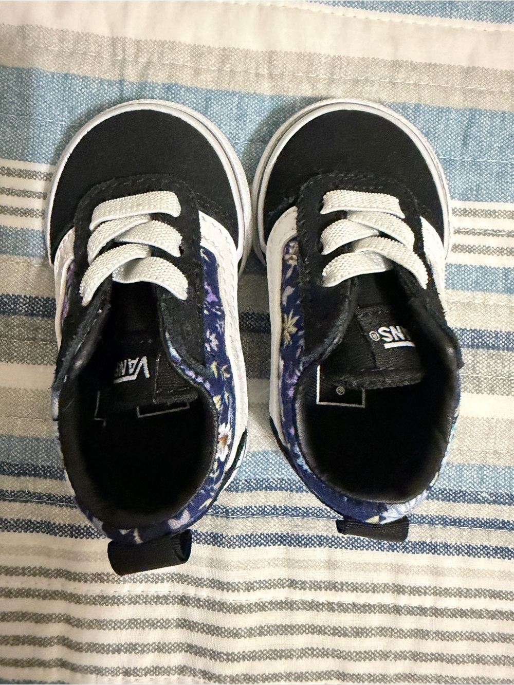 Vans toddler Black & Floral Sneakers with White Accents